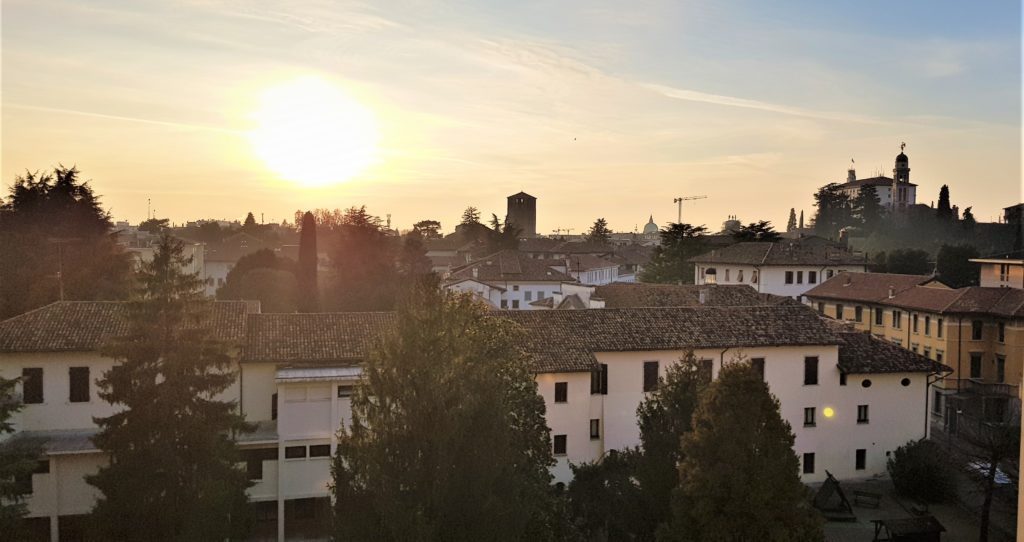 LUMINOSO E AMPIO TRICAMERE IN ZONA TEATRO – RIF. T640