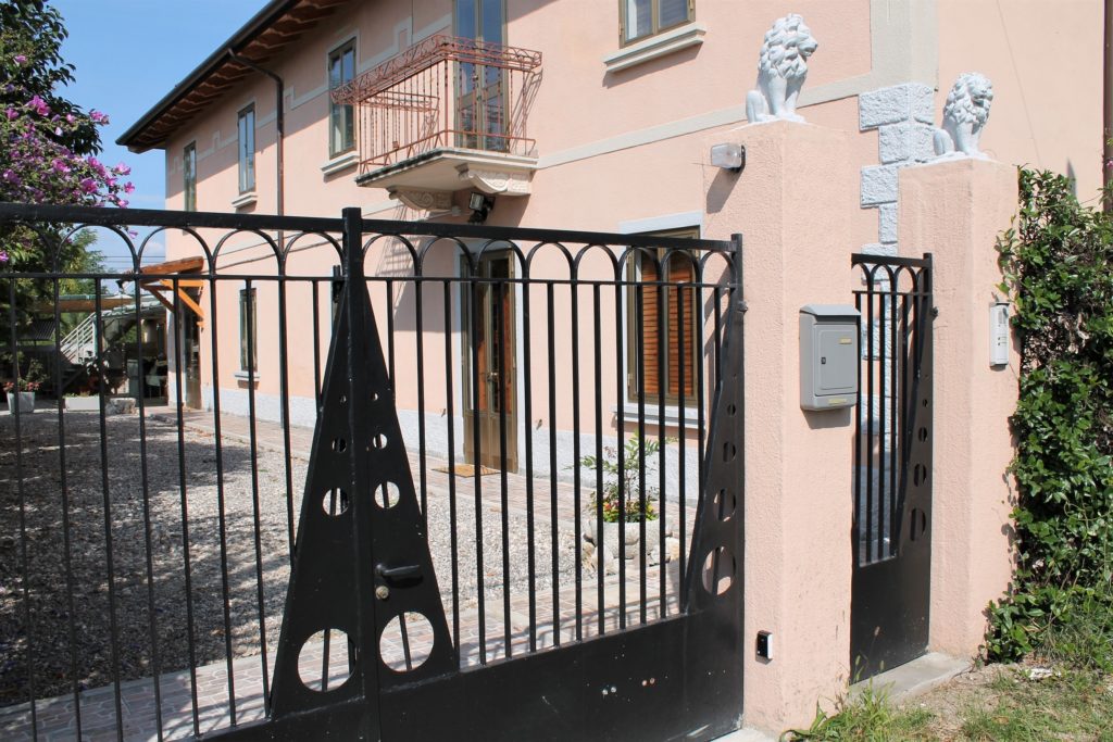 BICAMERE INDIPENDENTE CON GIARDINO – Rif: B635