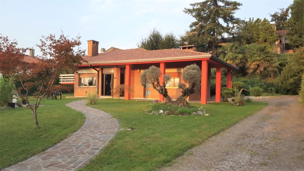 Località Morena, Villa singola con giardino di 1000mq – Rif: 645