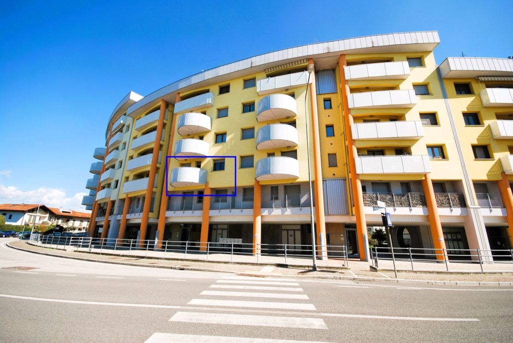 Udine – Bilocale con garage e cantina completamente arredato.