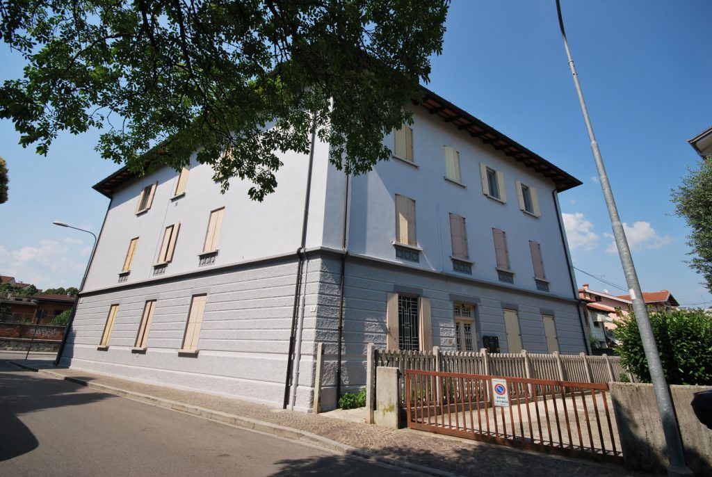 Udine – Grande bicamere ristrutturato ed arredato.