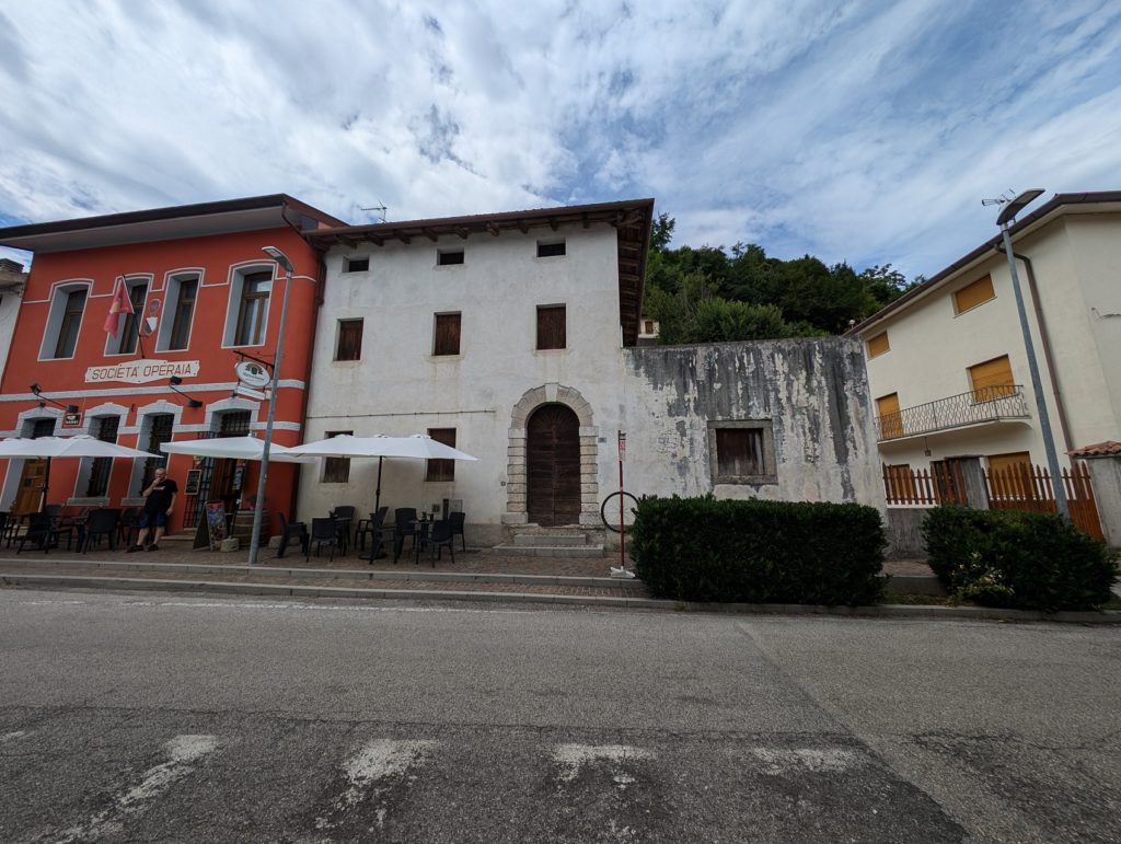 Casa indipendente in vendita