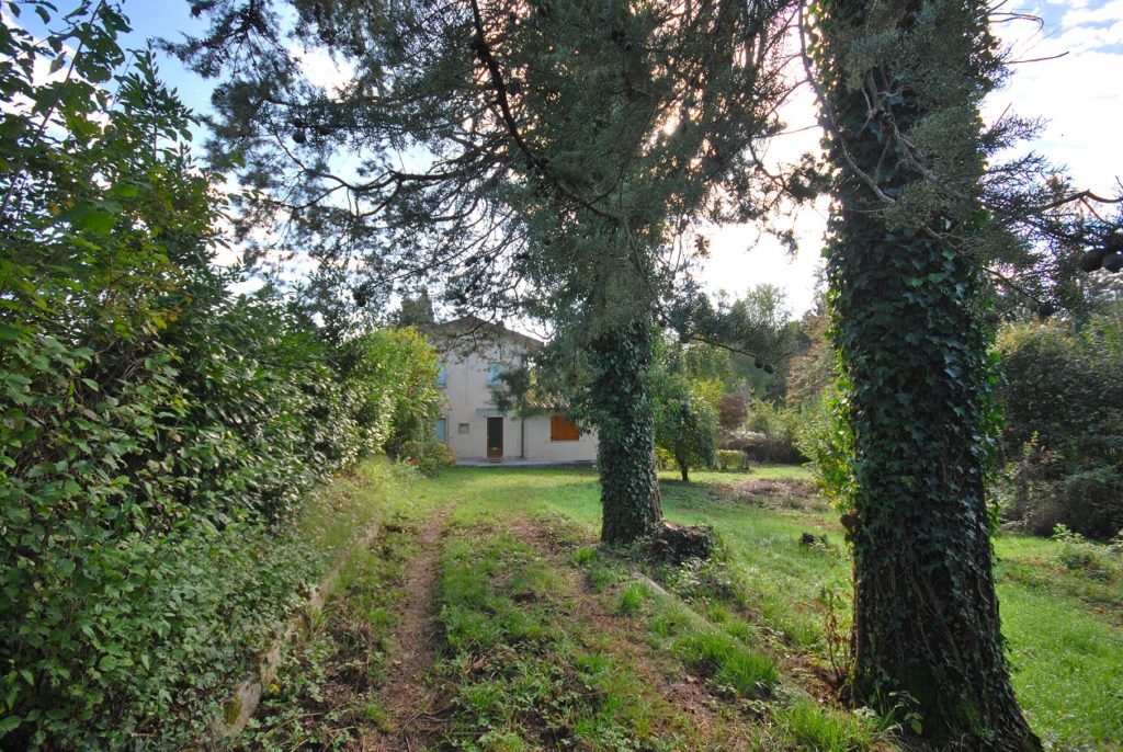 Casa indipendente con 15.000 mq. di terreno